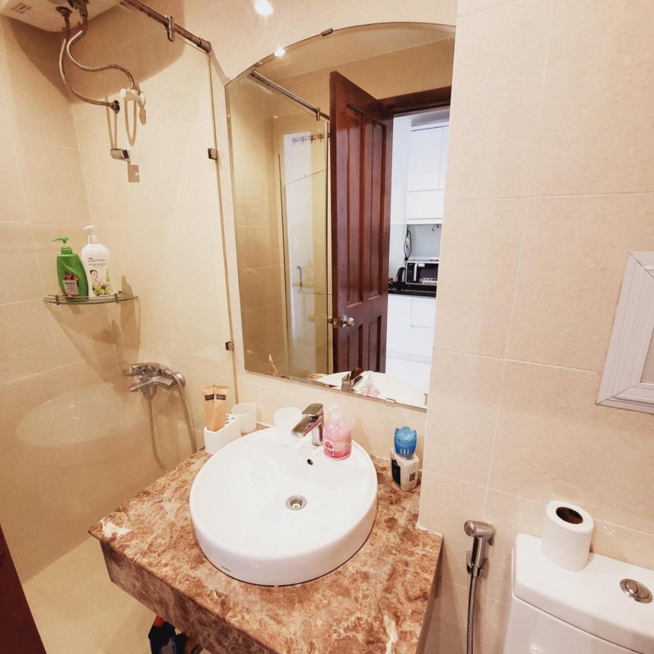 Austin Home Apartment Sky Center - Near Tan Son Nhat Airport 호치민 외부 사진